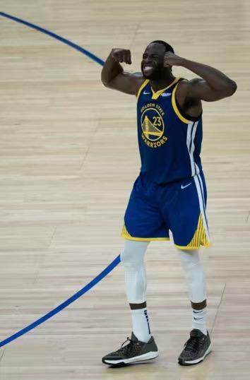 比分直播-【现场】G6的汤普森如约而至 金州海风扬起勇士旗帜